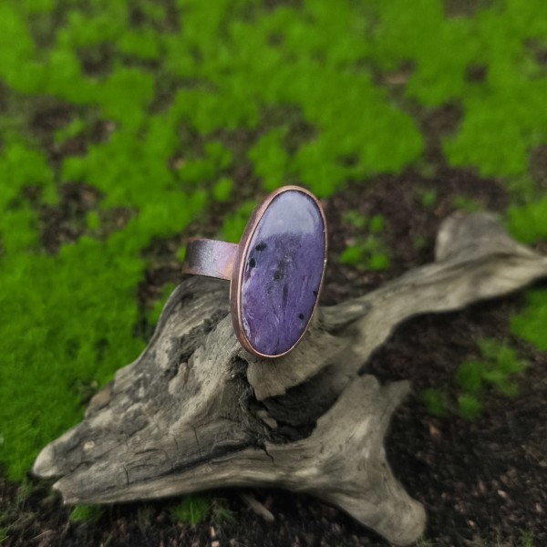 Pierścionek z czaroitem Syriother