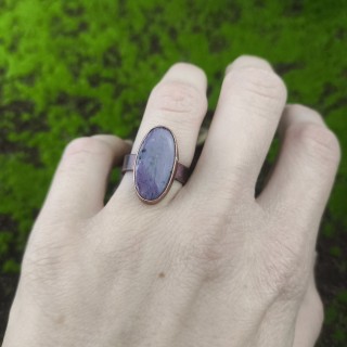 Pierścionek z czaroitem Syriother