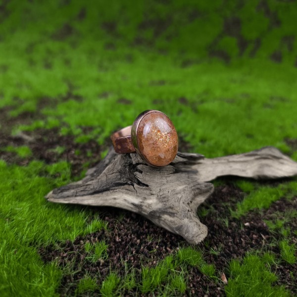 Pierścionek z kamieniem słonecznym Zaelisth