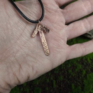 Naszyjnik Runa Teiwaz