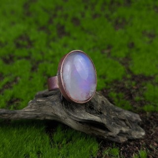 Pierścionek z kamieniem księżycowym Ealys