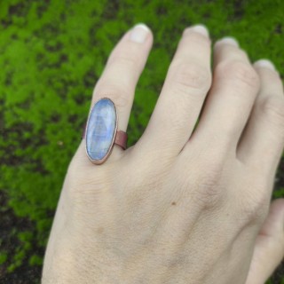 Pierścionek z kamieniem księżycowym Filthor