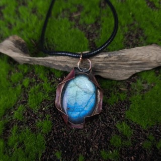 Naszyjnik z labradorytem Isthes