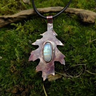 Naszyjnik z kamieniem księżycowym Olythia