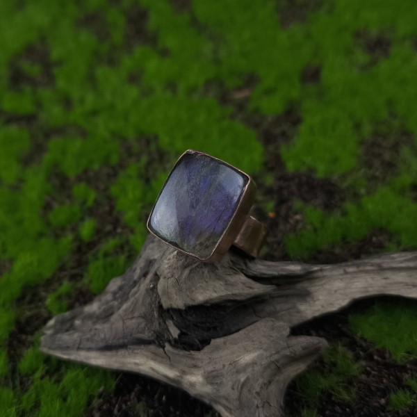 Pierścionek z labradorytem Kolithos
