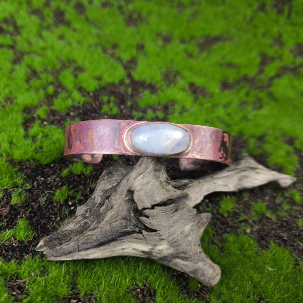 Bransoleta miedziana z Kamieniem księżycowym