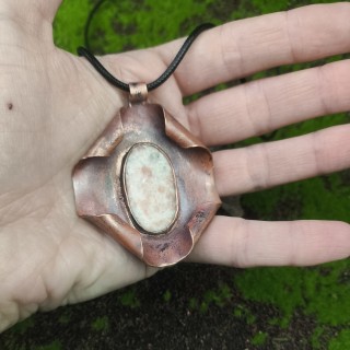 Naszyjnik z kamieniem słonecznym Ferolip