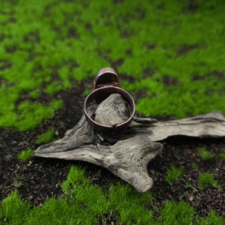 Pierścionek z czaroitem Leokais