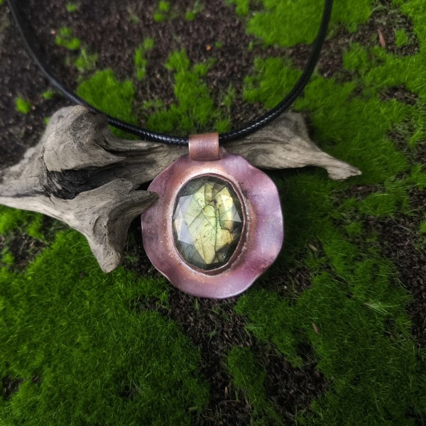 Naszyjnik z kamieniami Naszyjnik z labradorytem Geolis