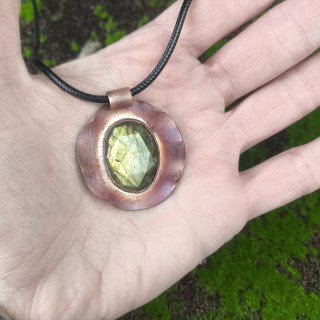 Naszyjnik z labradorytem Geolis