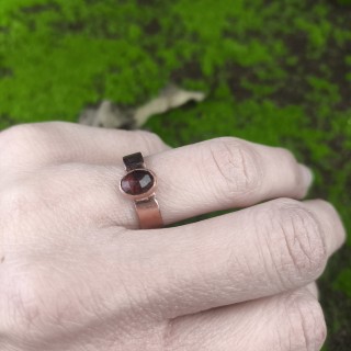 Pierścionek z granatem Geosir