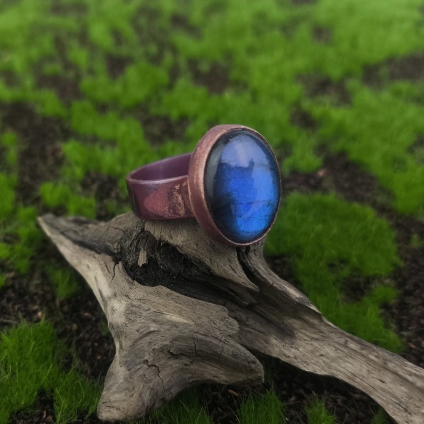 Pierścionek z labradorytem Poesit