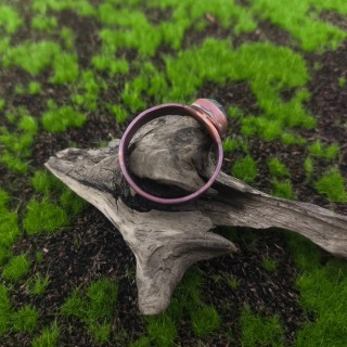 Pierścionek z labradorytem Faleis