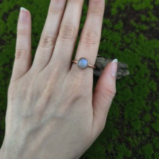 Pierścionek z kamieniem księżycowym Monseris